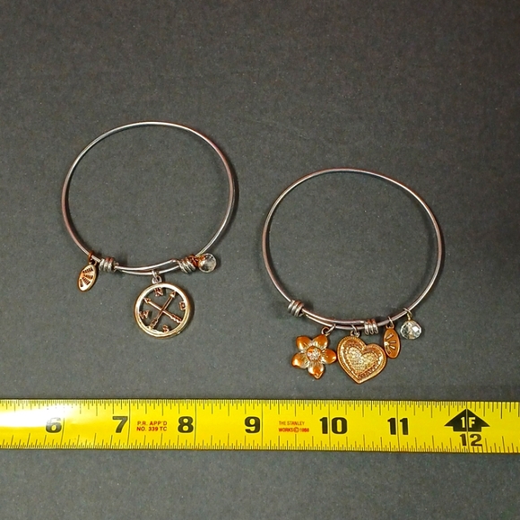 Lot of 2 Bangle Charm Bracelets - Picture 2 of 3